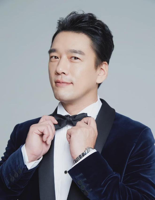 是“富豪专业户”！与孙俪三搭没演过穷人麻将胡了模拟器蛮好的人生：68岁的他(图4)