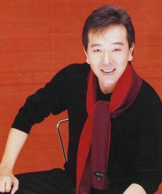 是“富豪专业户”！与孙俪三搭没演过穷人麻将胡了模拟器蛮好的人生：68岁的他(图9)