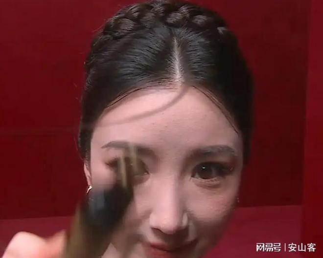 吓坏杨幂不敢露脸只有赵今麦扛住了！麻将胡了电子游戏芭莎之夜被镜头签(图7)
